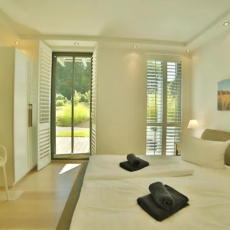 Strandlounge In Den Parkvillen Lägenhet